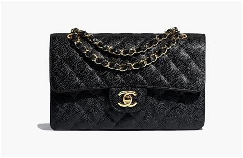 กระเป๋า chanel รุ่น classic|รวมรุ่นกระเป๋า Chanel เทียบราคาแรกที่วางขาย VS ราคาปัจจุบัน ขึ้นมาเท่า.